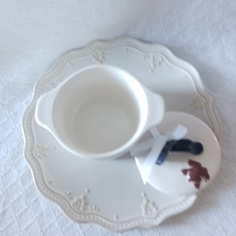 Rae Dunn × Harry Potter Wizarding World Chocolate Frog Bake Dish - Picture 6 of 15